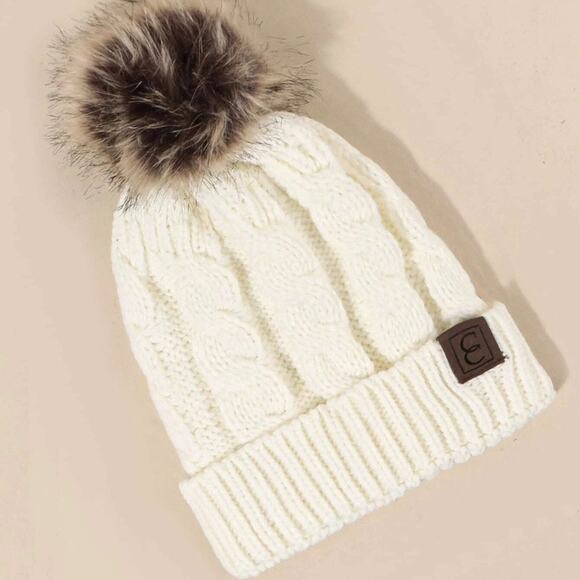 NWT Hat Beanie White Cable Knit Pom - Picture 1 of 3